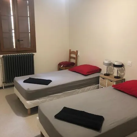 D'etape Chez Francois בית הארחה